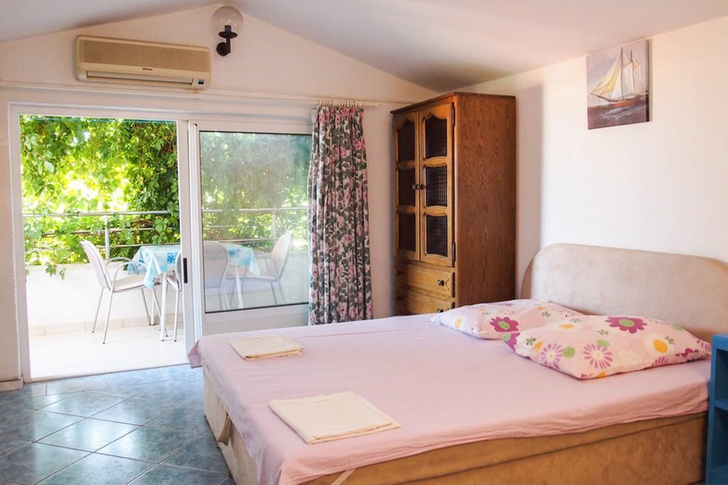 Apartments Pomalo Makarska Zimmer foto
