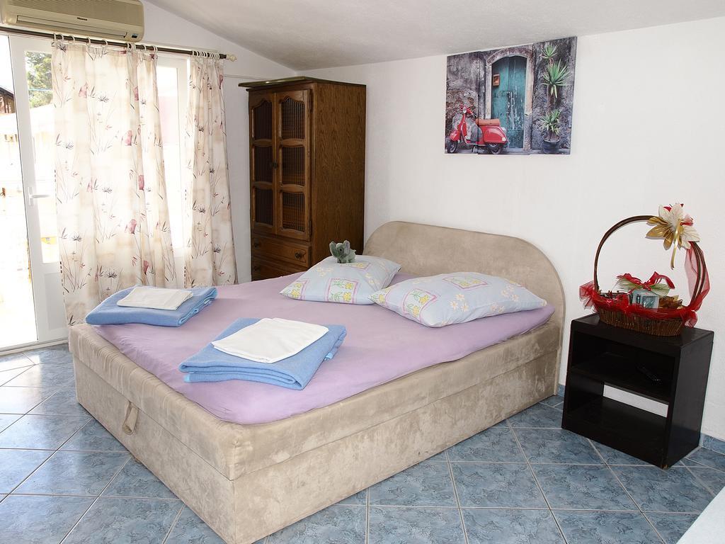 Apartments Pomalo Makarska Exterior foto