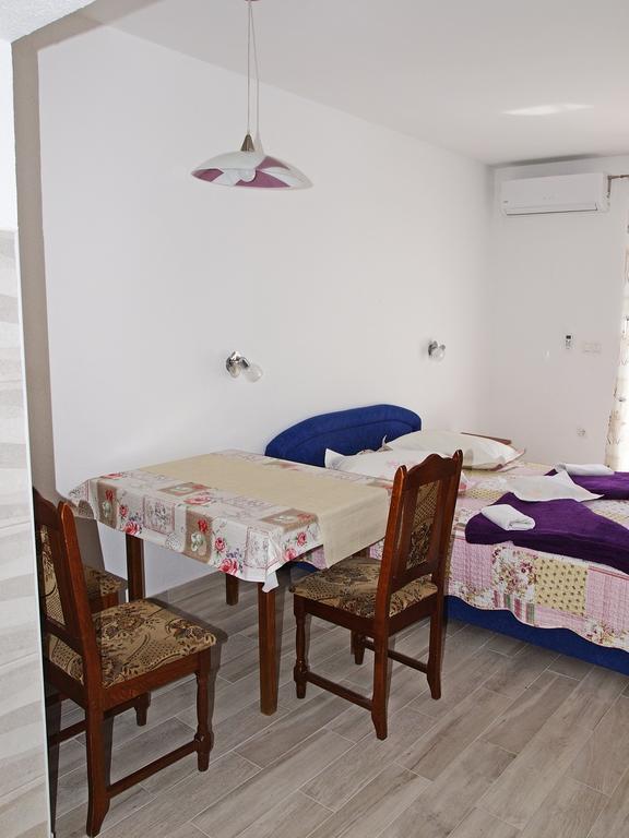 Apartments Pomalo Makarska Exterior foto