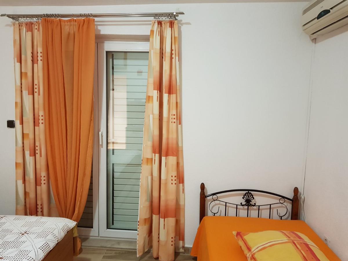 Apartments Pomalo Makarska Exterior foto